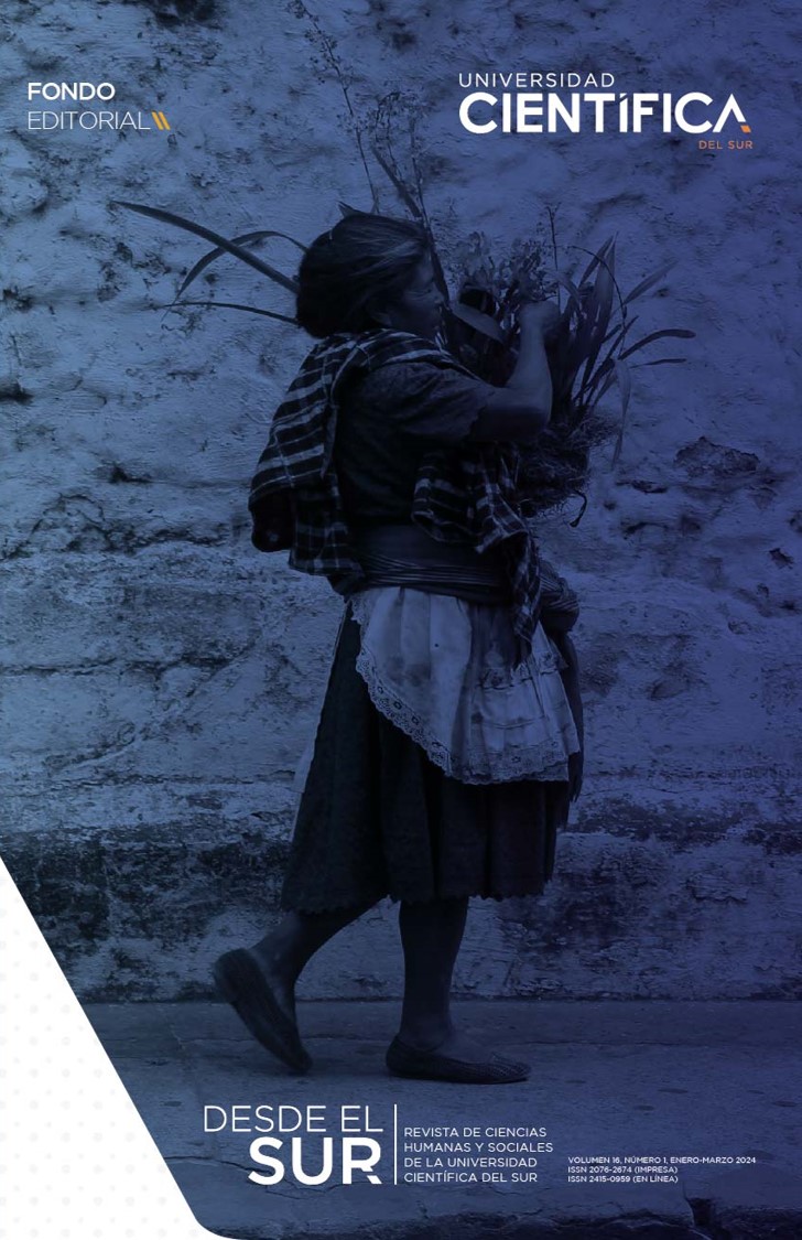 imagen de la portada de la primera edición 2024 de Desde el Sur en la cual se ve una mujer indígena sosteniendo unas flores en cuanto camina y detrás de ella hay una pared sin tarrajear